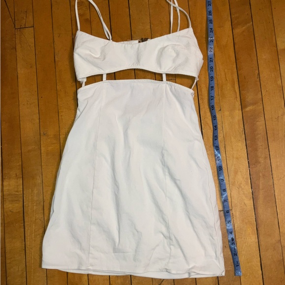 Underboob cutout mini dress - Picture 2 of 5